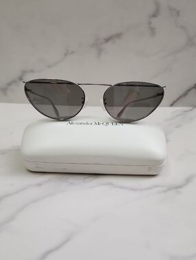 NEW Authentic Alexander McQueen Silver Cat Eye Sunglasses
